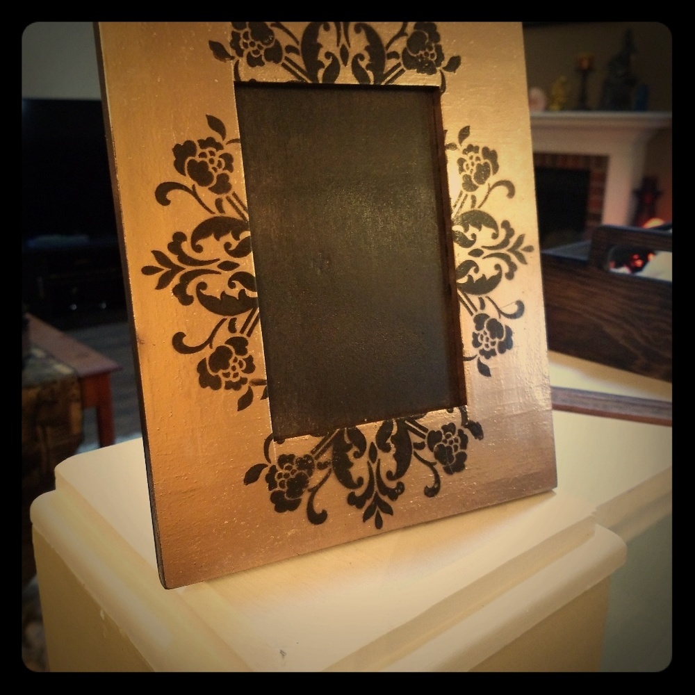 Wall Candy new handcrafted frame, holds 5x7 photo